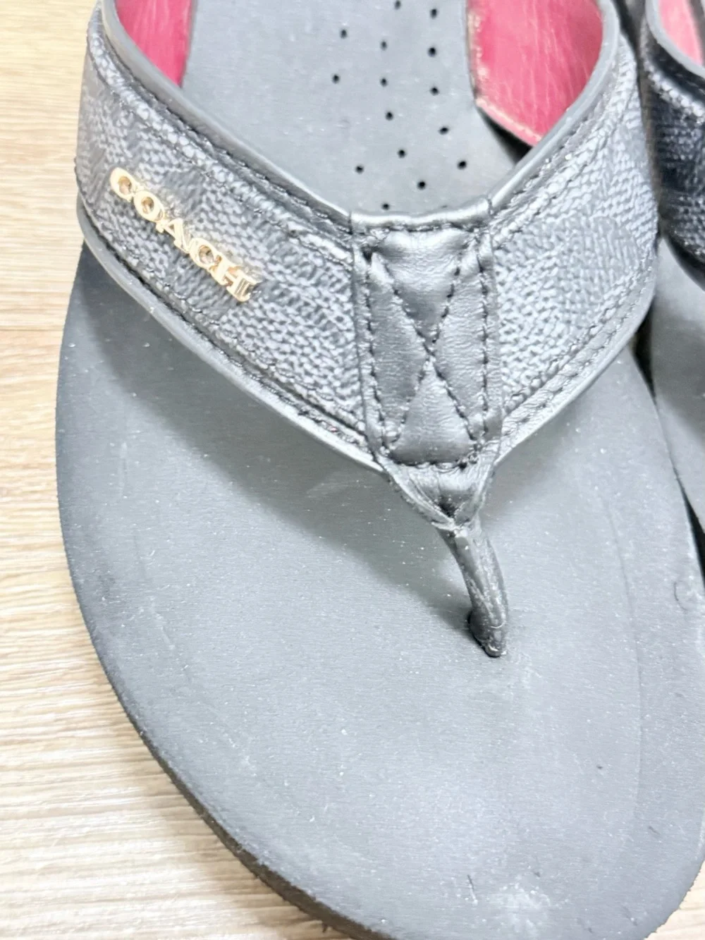 Y2K COACH Black Thong Sandals with Red Accent
